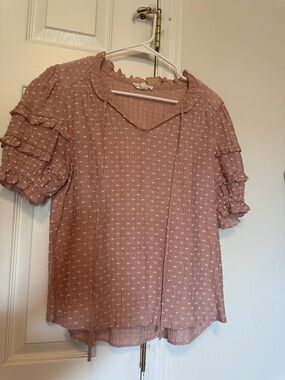Textured Ruffle Short-Sleeve Blouse in Dusty Rose